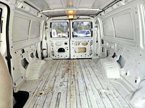 Used 1998 Ford E-250 and Econoline 250 image 14