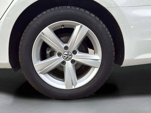 Used 2013 Volkswagen Passat TDI SE image 40