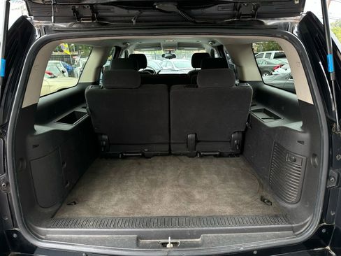 Used 2009 Chevrolet Suburban LT image 14