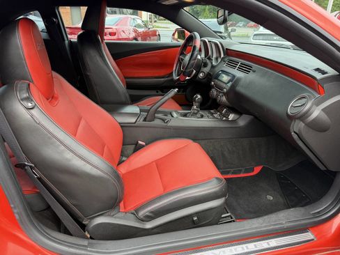 Used 2010 Chevrolet Camaro SS w/ LPO, Ground Effects Package RWD image 12