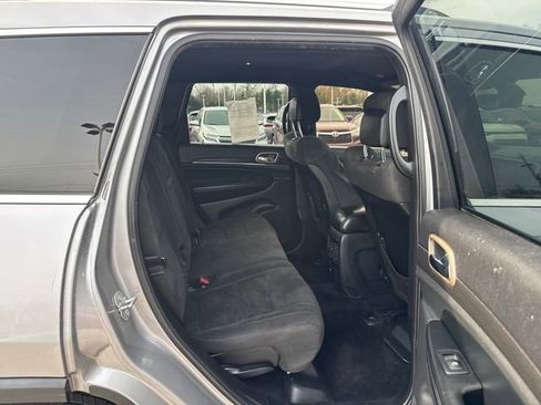 Used 2017 Jeep Grand Cherokee Laredo w/ Quick Order Package 23E AWD/4WD image 15