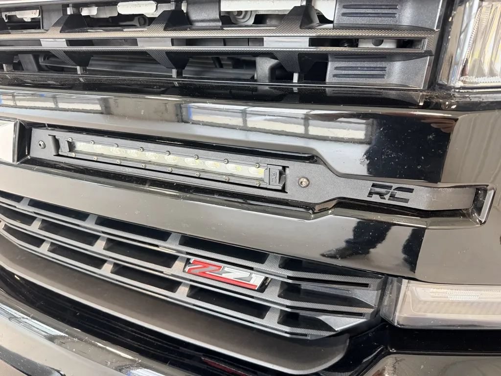 Used 2021 Chevrolet Silverado 1500 LT Trail Boss w/ LPO, Dark Essentials Package AWD/4WD image 12