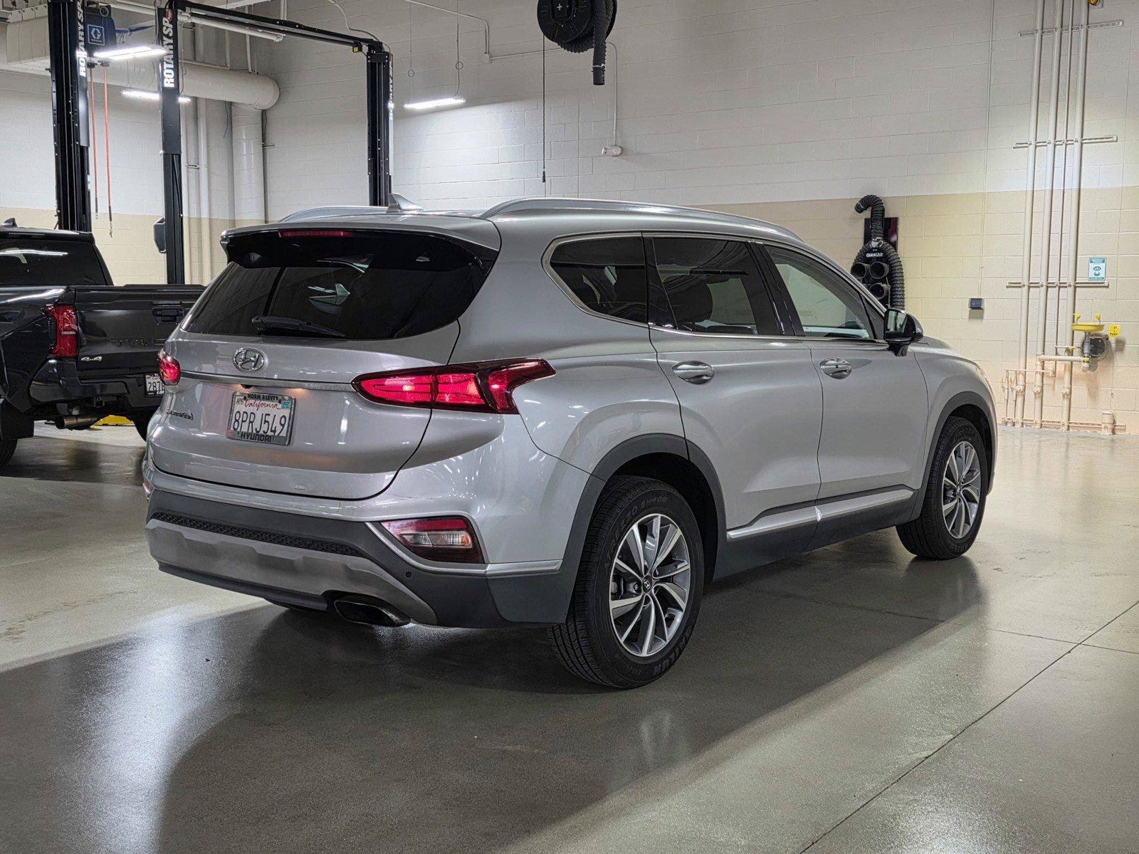 Used 2020 Hyundai Santa Fe SEL w/ Convenience Package FWD image 7