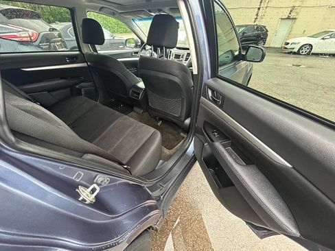 Used 2014 Subaru Outback 2.5i Premium w/ Moonroof Package AWD/4WD image 8