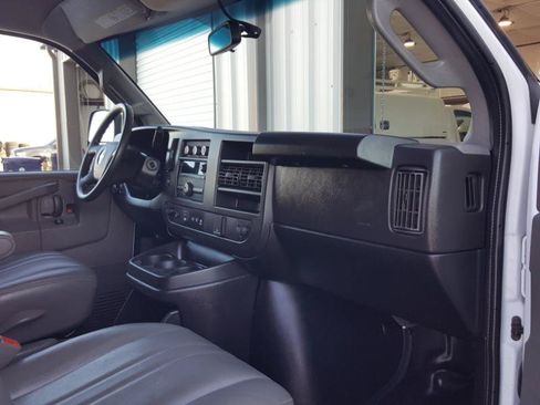 Used 2022 Chevrolet Express 2500 w/ Driver Convenience Package RWD image 12