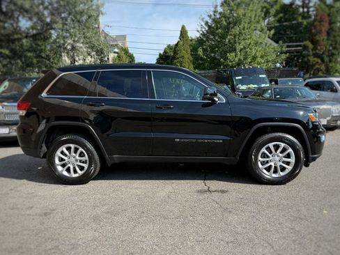 Used 2022 Jeep Grand Cherokee Laredo X AWD/4WD image 4