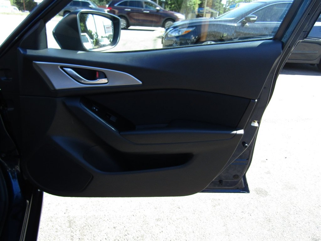 Used 2017 MAZDA MAZDA3 Sport w/ Preferred Equipment Package FWD image 19