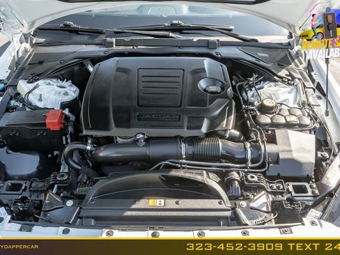 Used 2018 Jaguar XE RWD image 18