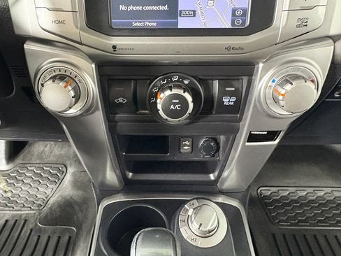 Used 2015 Toyota 4Runner SR5 AWD/4WD image 23