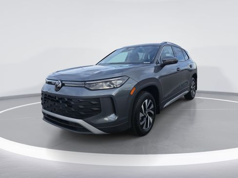 New 2025 Volkswagen Tiguan S image 7