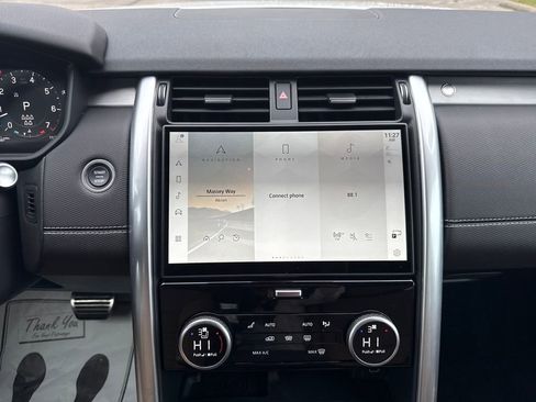 Used 2025 Land Rover Discovery Dynamic SE image 24