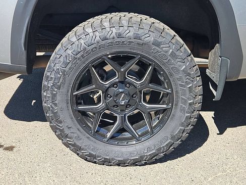 Used 2023 Chevrolet Silverado 1500 Custom Trail Boss AWD/4WD image 9