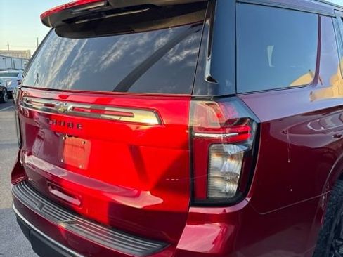 Used 2022 Chevrolet Tahoe Z71 w/ Luxury Package AWD/4WD image 11