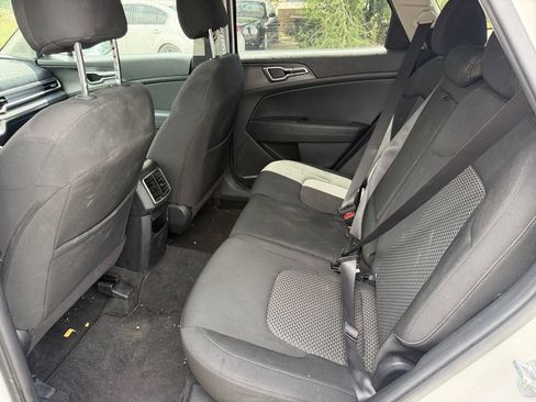 Used 2023 Kia Sportage LX FWD image 24