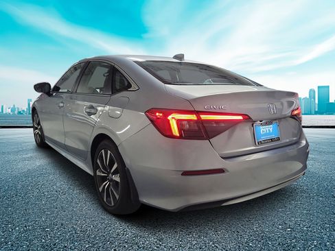 Used 2022 Honda Civic EX image 4