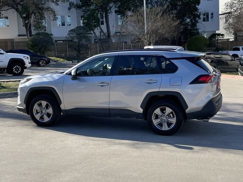 Used 2025 Toyota RAV4 XLE image 3