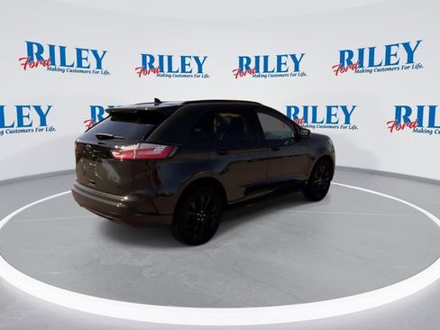 Used 2024 Ford Edge SE w/ Black Appearance Package AWD/4WD image 9
