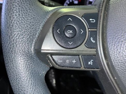 Used 2020 Toyota Corolla LE FWD image 16