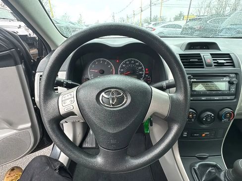 Used 2013 Toyota Corolla L FWD image 12