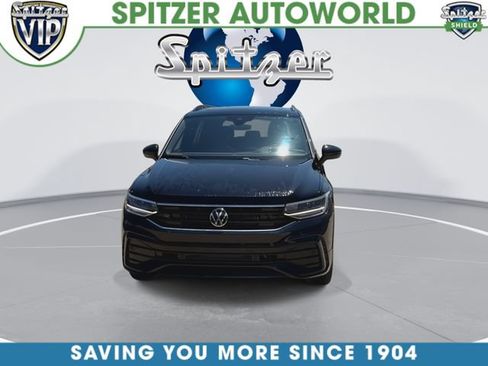 Used 2024 Volkswagen Tiguan SE R-Line AWD/4WD image 4