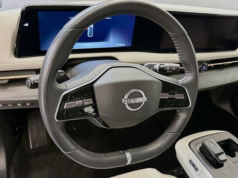Used 2023 Nissan Ariya AWD image 18