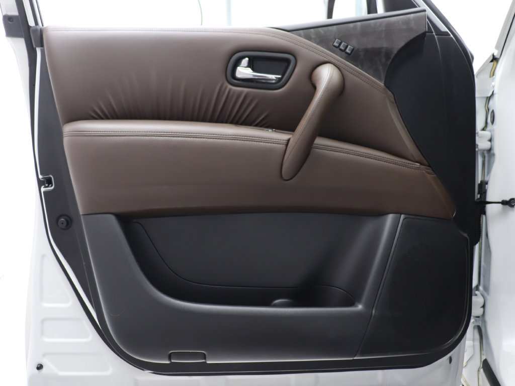 Used 2024 Nissan Armada Platinum w/ Captain's Chairs Package RWD image 37