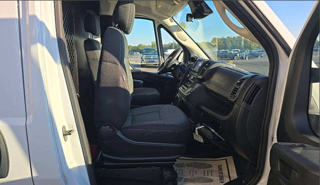 Used 2025 RAM ProMaster 2500 w/ U-Haul Equipment Group FWD image 9