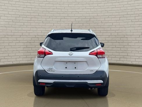 Used 2020 Nissan Kicks SR w/ SR Premium Package FWD image 6