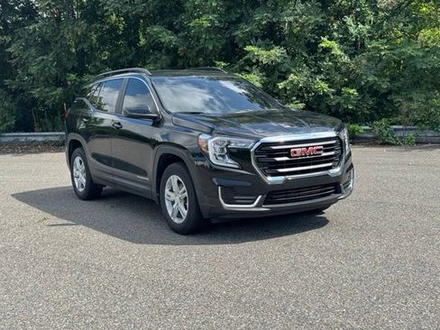 Used 2024 GMC Terrain SLE w/ Driver Convenience Package AWD/4WD image 12