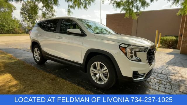 Certified 2024 GMC Terrain SLE w/ LPO, Floor Liner Package FWD image 2