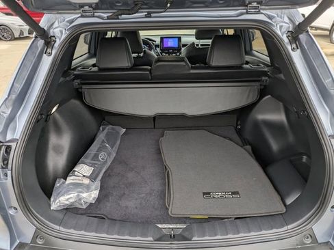 Certified 2023 Toyota Corolla Cross XSE image 29
