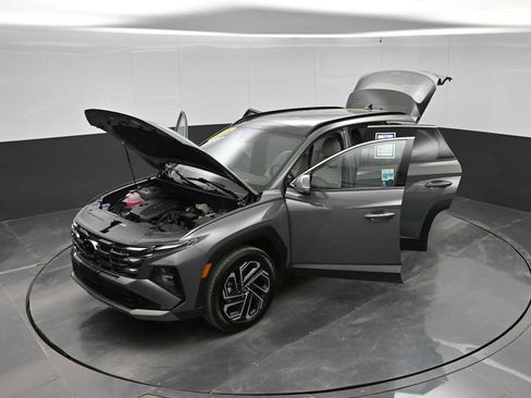 Certified 2025 Hyundai Tucson Limited AWD/4WD image 41