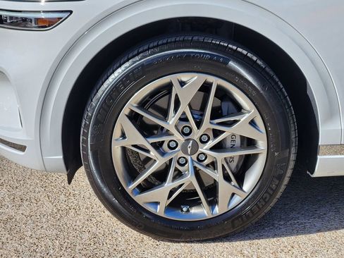 Used 2025 Genesis GV70 2.5T image 8