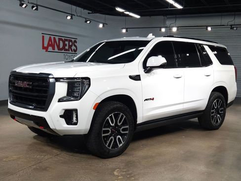 Used 2024 GMC Yukon AT4 w/ AT4 Premium Plus Package image 3