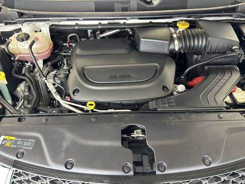 Used 2023 Chrysler Pacifica Limited FWD image 30