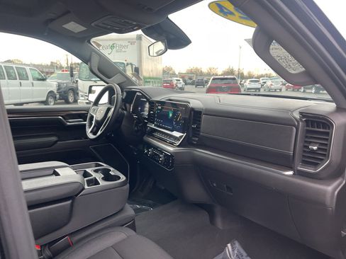 Used 2024 Chevrolet Silverado 1500 LT AWD/4WD image 27