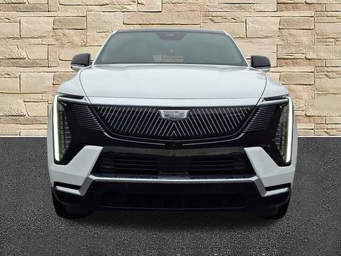 Certified 2025 Cadillac Escalade IQ Luxury 2 w/ LPO, Premium Carpet Package AWD/4WD image 5