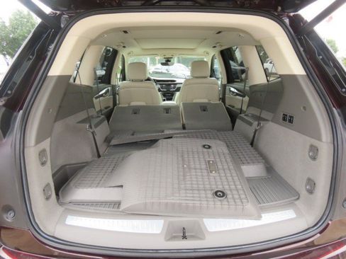 Used 2020 Cadillac XT6 Premium Luxury FWD image 11