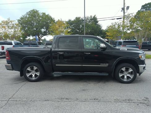 Used 2019 RAM 1500 Laramie AWD/4WD image 7