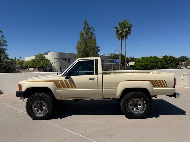 Used 1987 Toyota Pickup 4x4 Regular Cab image 6