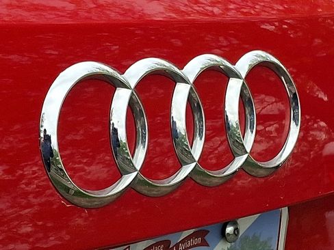 Used 2025 Audi Q3 2.0T Premium AWD/4WD image 8
