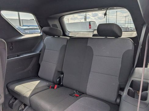 Used 2023 Chevrolet Traverse LT w/ Rear Camera Mirror Package image 11