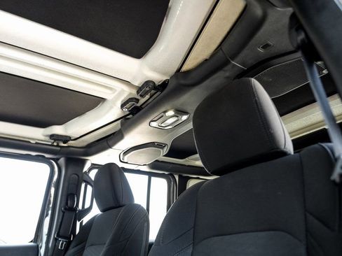 Used 2020 Jeep Wrangler Unlimited Sport S image 9