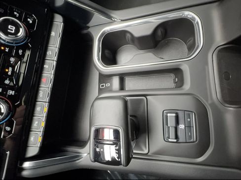 Used 2024 GMC Sierra 1500 Denali w/ Technology Package AWD/4WD image 46