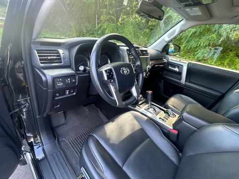 Used 2023 Toyota 4Runner Limited AWD/4WD image 9
