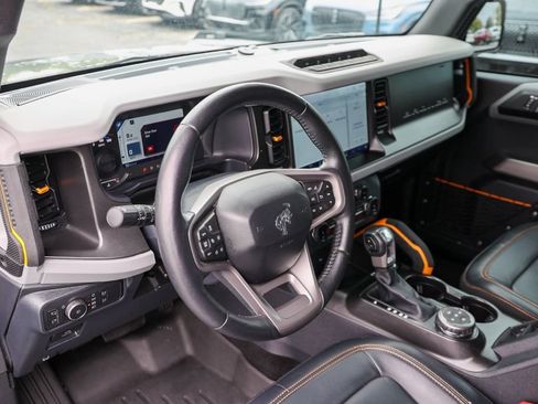 Certified 2022 Ford Bronco Badlands w/ Sasquatch Package AWD/4WD image 36
