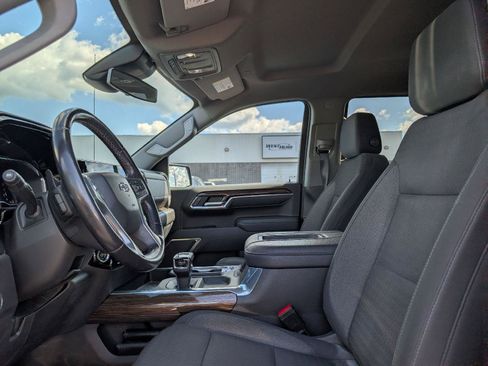 Used 2022 Chevrolet Silverado 1500 LT Trail Boss w/ Protection Package AWD/4WD image 8