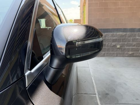 Used 2025 Kia Telluride S FWD image 12
