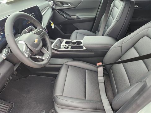 New 2026 Chevrolet Equinox LT w/ Convenience Package II image 8
