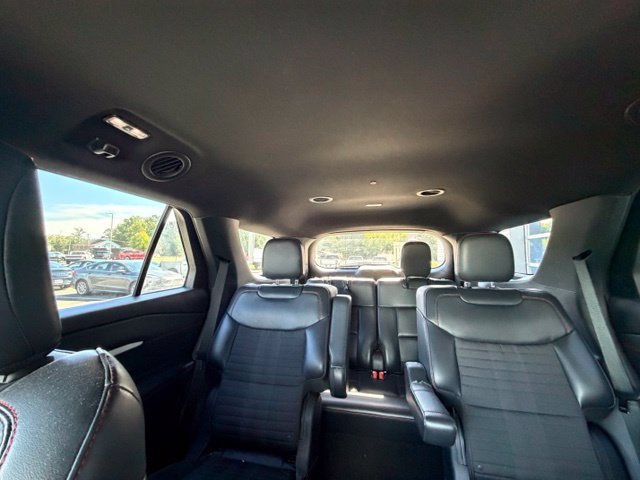 Used 2025 Ford Explorer ST-Line AWD/4WD image 16